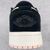 Jordan Low | Rose Preto